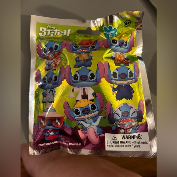 Tourist Stitch Disney Figural Bag Clip - Picture 2 of 3